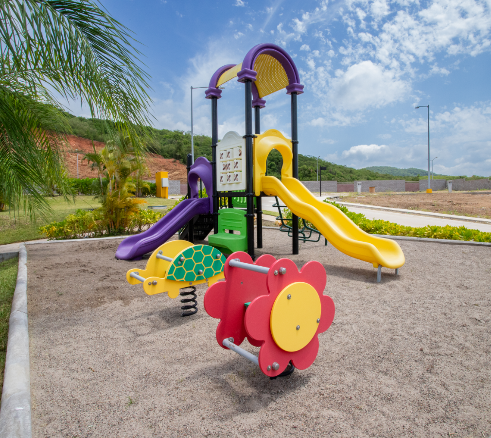 Juegos infantiles para crecer con espacio para disfrutar